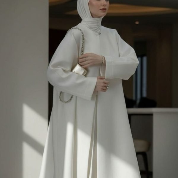 إطلالة بيضاء راقية بفخامة هادئة 🤍